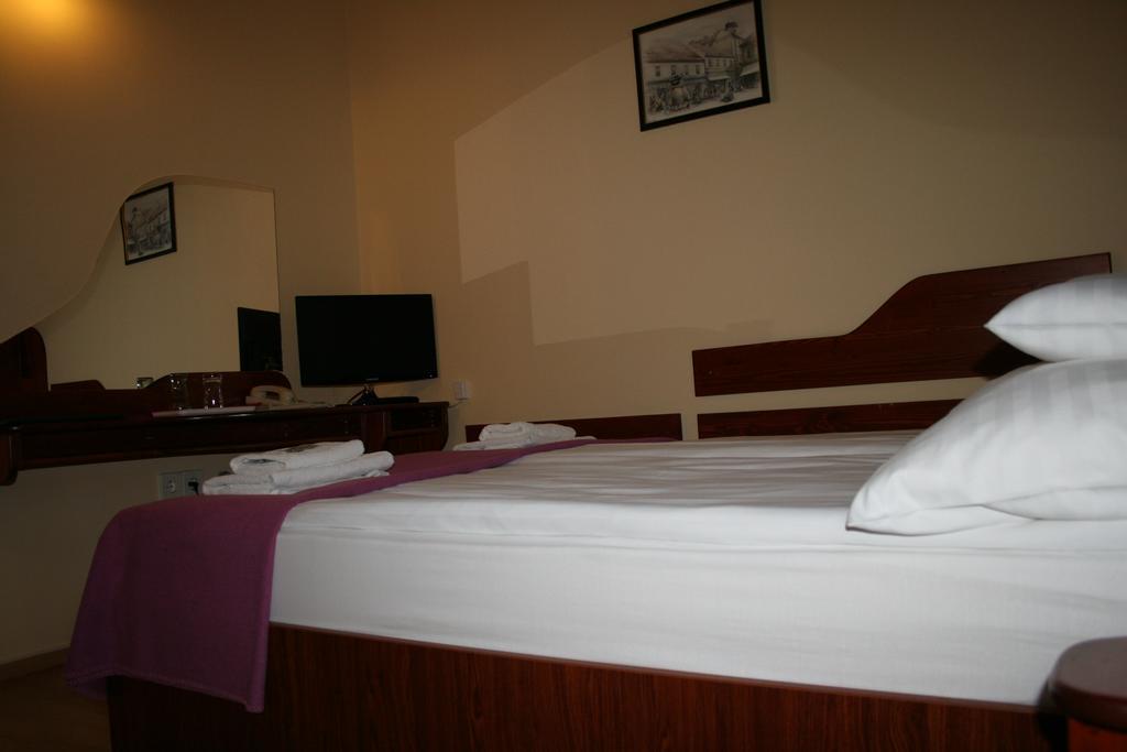 Szent Gyoergy Fogado Hotell Pécs Rom bilde